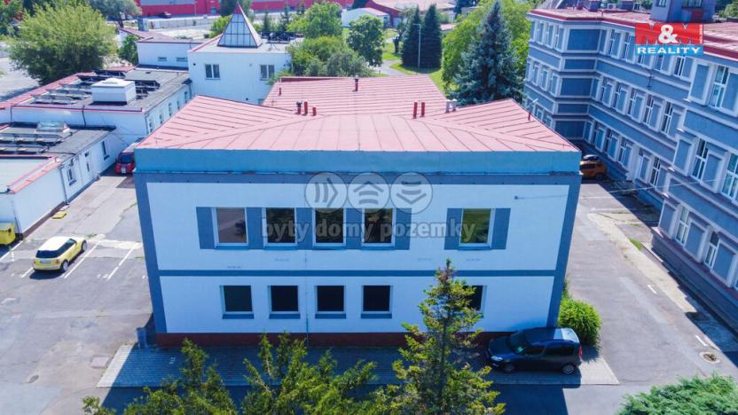 Pronájem kanceláře, Praha - Letňany, Beranových, 311 m2