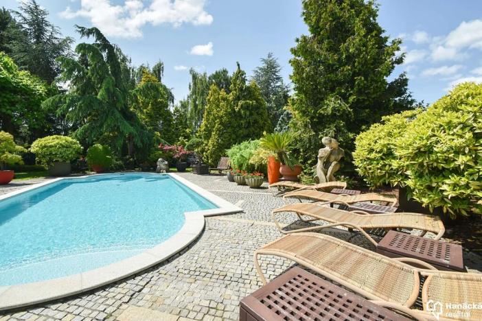 Prodej vily, Velký Týnec, U kaple, 300 m2