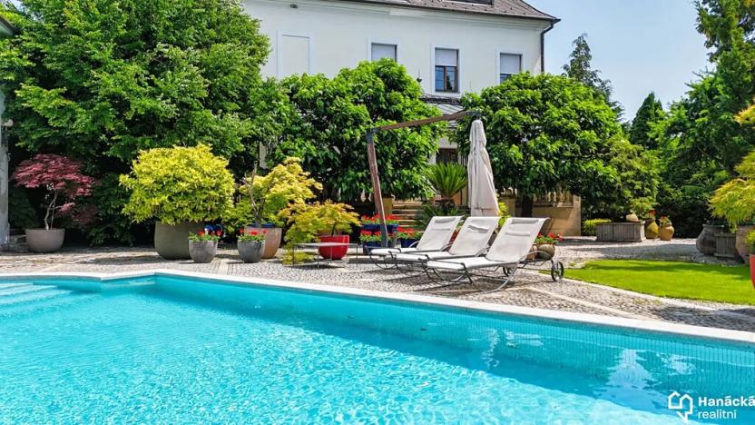 Prodej vily, Velký Týnec, U kaple, 300 m2