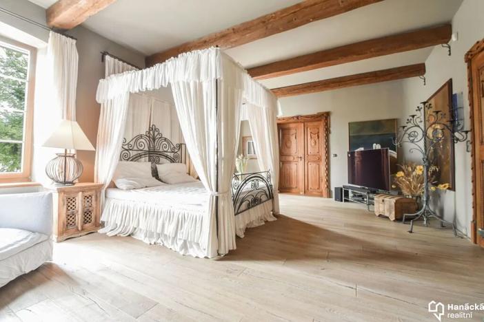 Prodej vily, Velký Týnec, U kaple, 300 m2