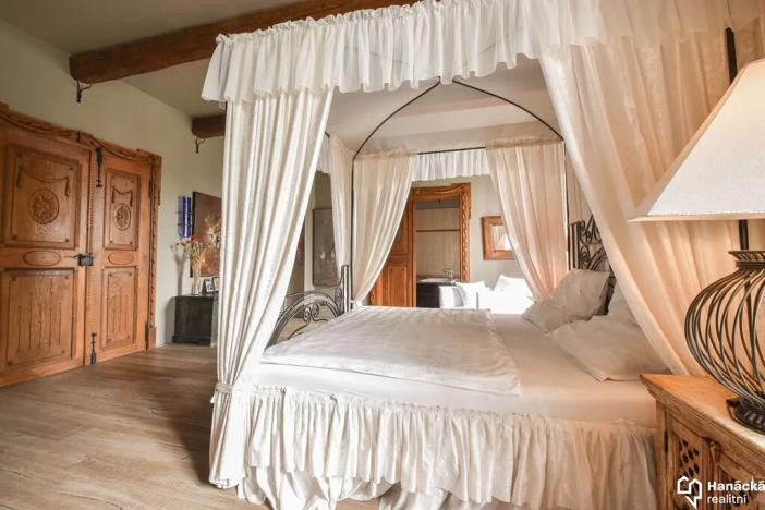 Prodej vily, Velký Týnec, U kaple, 300 m2