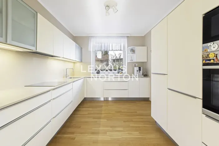 Prodej rodinného domu, Kamenice, Kruhová, 355 m2