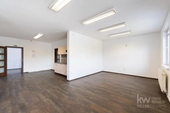 Pronájem kanceláře, Louny, Husova, 175 m2