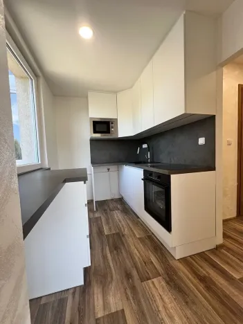 Pronájem bytu 2+kk, Jablonec nad Nisou, Na Vršku, 41 m2