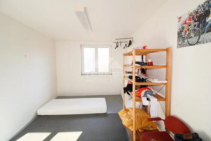 Prodej obchodního prostoru, Plzeň, Pod Všemi svatými, 450 m2