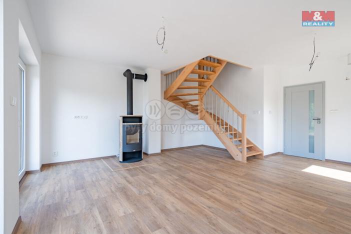 Prodej bytu 3+kk, Černá v Pošumaví - Bližná, 83 m2