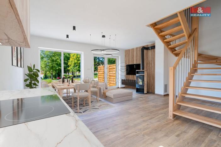 Prodej činžovního domu, Černá v Pošumaví - Bližná, 249 m2