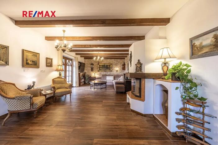 Prodej komerční nemovitosti, Nový Knín, 360 m2