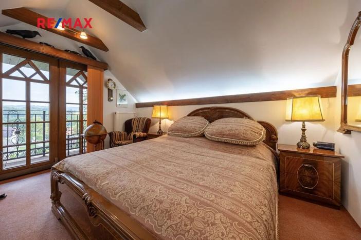 Prodej komerční nemovitosti, Nový Knín, 360 m2