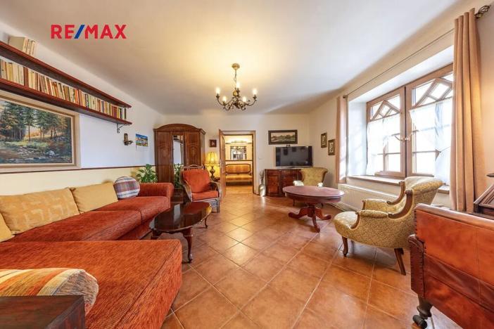 Prodej komerční nemovitosti, Nový Knín, 360 m2