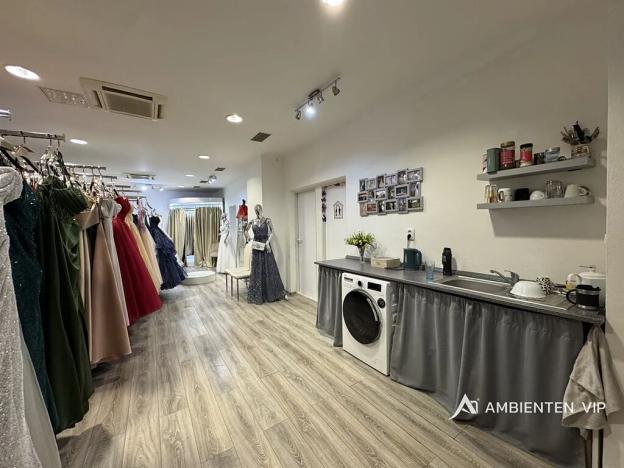 Pronájem obchodního prostoru, Brno, Masarykova, 176 m2