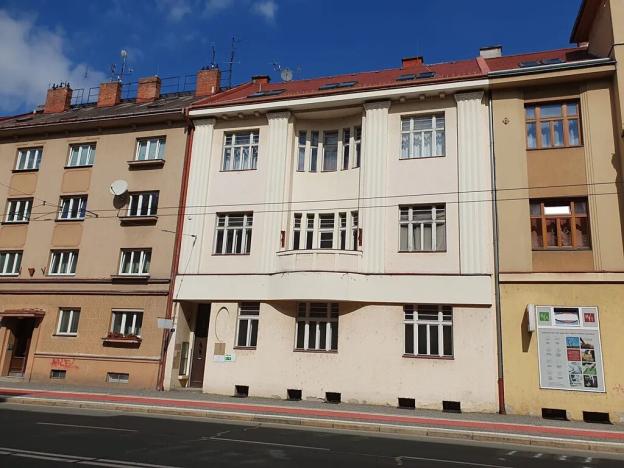 Pronájem kanceláře, Hradec Králové, Gočárova třída, 24 m2