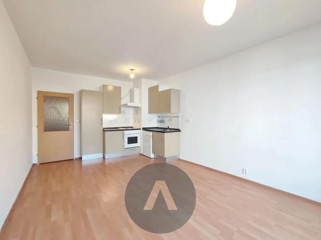 Pronájem bytu 1+kk, Brno, Zderadova, 28 m2