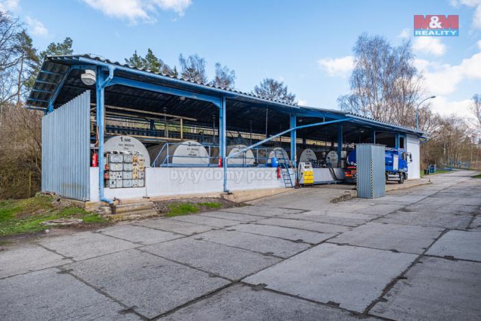 Prodej obchodního prostoru, Lišany, 832 m2