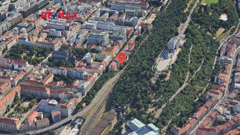 Prodej atypického bytu, Praha - Karlín, Pernerova, 60 m2