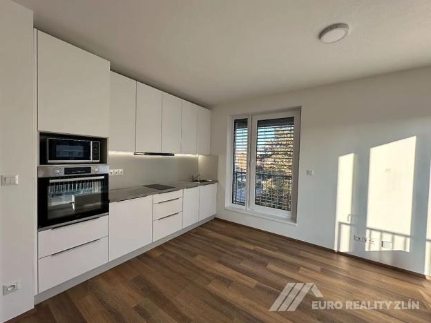 Pronájem bytu 1+kk, Otrokovice, Moravní, 27 m2