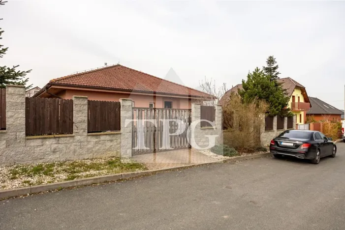 Prodej rodinného domu, Doubravčice, Pod vodárnou, 144 m2