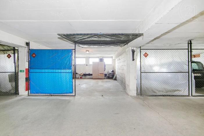 Pronájem garážového stání, Plzeň, Tomanova, 12 m2
