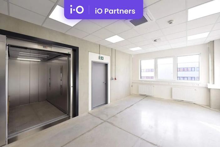 Pronájem skladu, Praha - Horní Počernice, K Bílému vrchu, 2400 m2