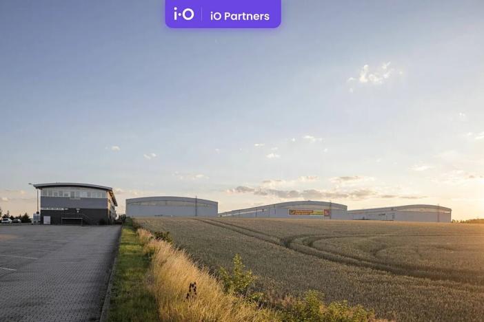 Pronájem skladu, Kněževes, U Zbrojnice, 8484 m2