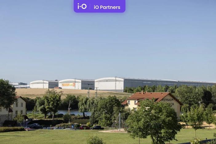 Pronájem skladu, Kněževes, U Zbrojnice, 8484 m2