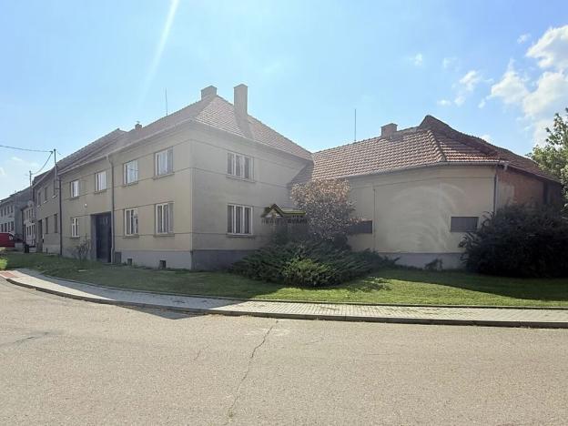 Prodej rodinného domu, Drysice, 349 m2