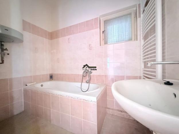 Prodej rodinného domu, Drysice, 349 m2