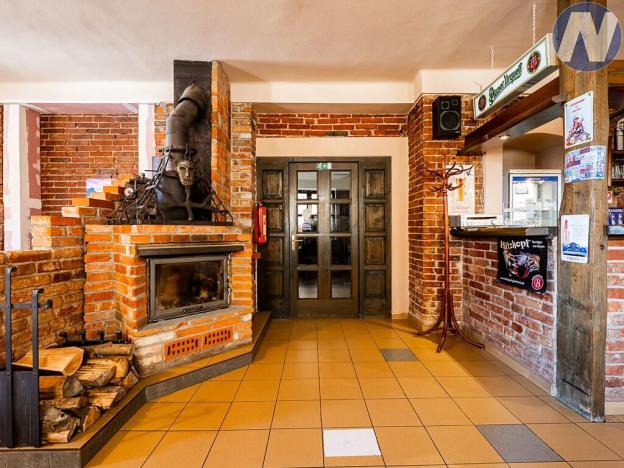 Prodej komerční nemovitosti, Husinec, Komenského, 1500 m2