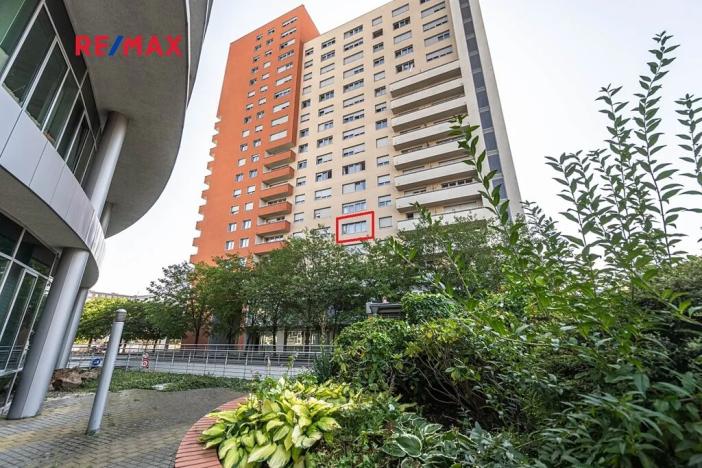 Pronájem bytu 1+kk, Praha - Stodůlky, Sluneční náměstí, 33 m2