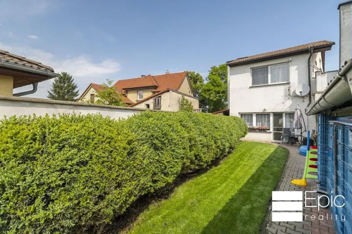 Prodej rodinného domu, Tišice, Okružní, 530 m2