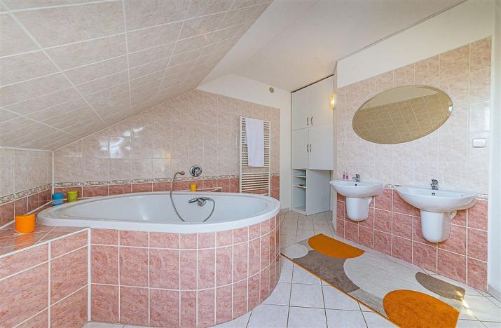 Pronájem rodinného domu, Hustopeče, U Vodojemu, 178 m2