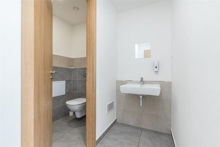 Prodej obchodního prostoru, Praha, U Pergamenky, 108 m2