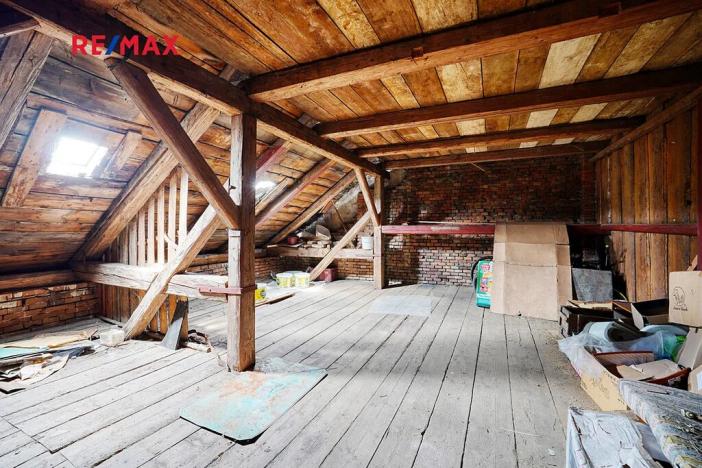 Prodej domu, Úterý, 677 m2