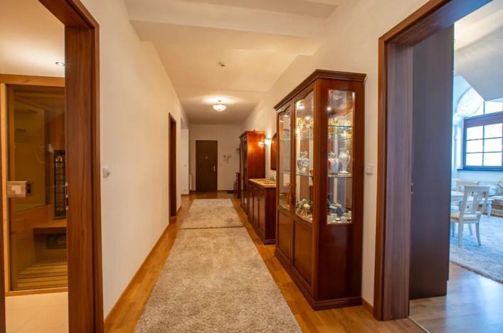 Prodej bytu 3+kk, Karlovy Vary, Divadelní náměstí, 137 m2