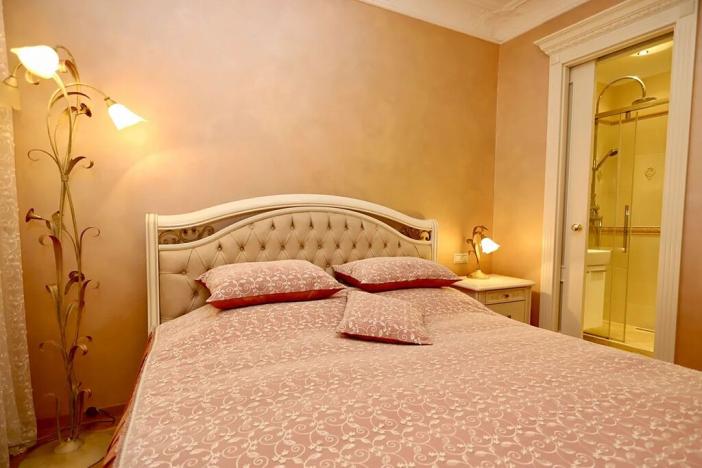 Prodej bytu 2+kk, Karlovy Vary, Vřídelní, 36 m2