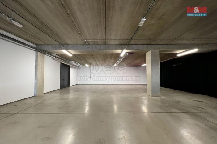 Pronájem skladu, Nupaky, Komerční, 829 m2