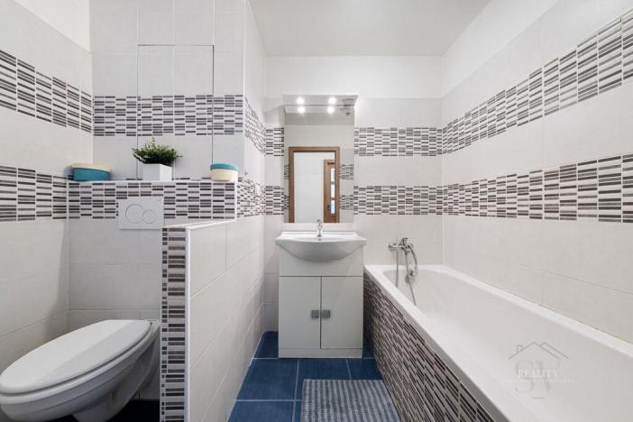 Prodej bytu 3+kk, Praha - Kobylisy, Třeboradická, 68 m2