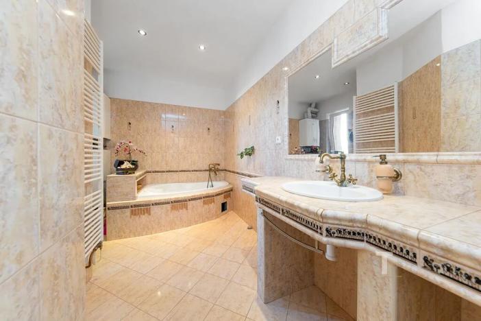 Prodej bytu 4+kk, Lysice, Horní náměstí, 179 m2