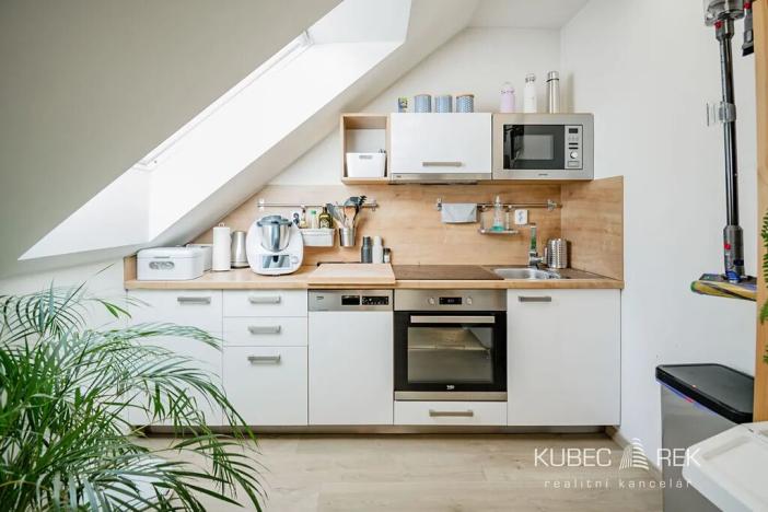 Pronájem bytu 2+kk, Jindřichův Hradec, Husova, 60 m2