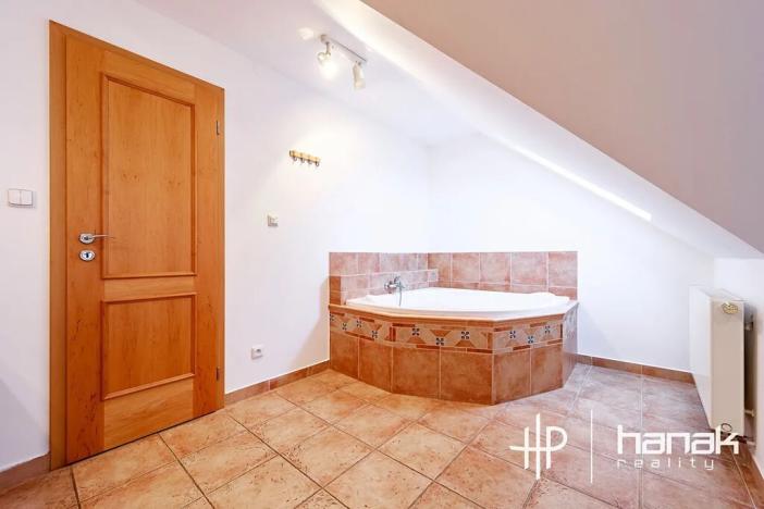 Pronájem rodinného domu, Strančice, 259 m2