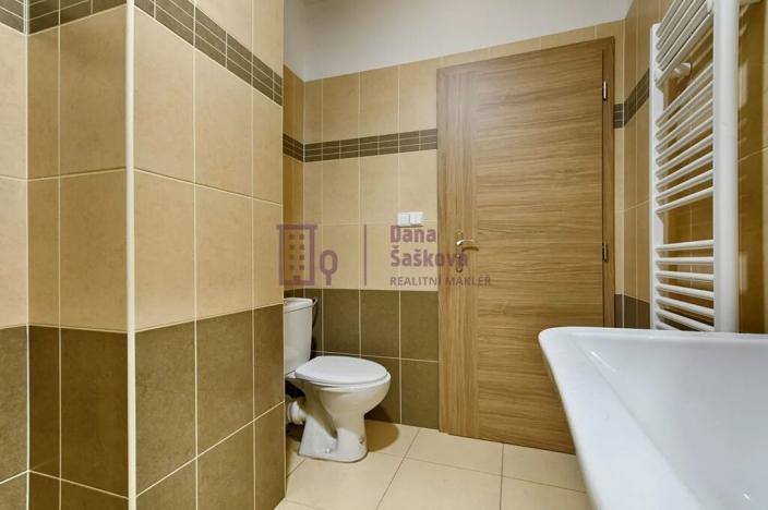 Pronájem bytu 2+kk, Jindřichův Hradec, sídliště Vajgar, 48 m2