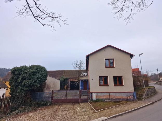 Prodej rodinného domu, Svojšín, 230 m2