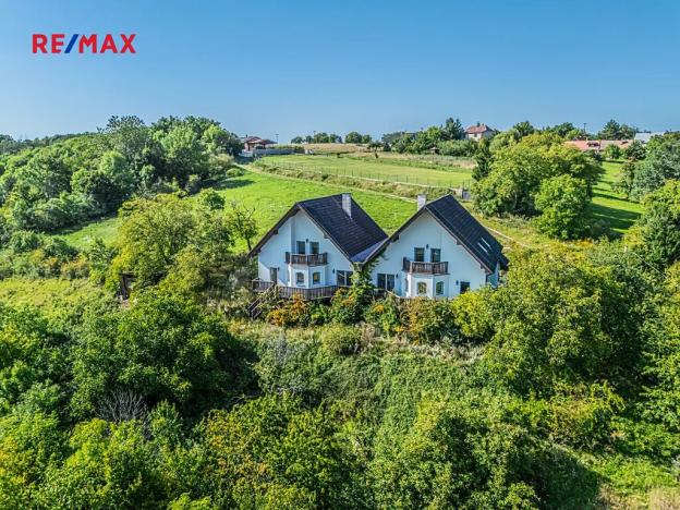 Prodej rodinného domu, Vinařice, 494 m2