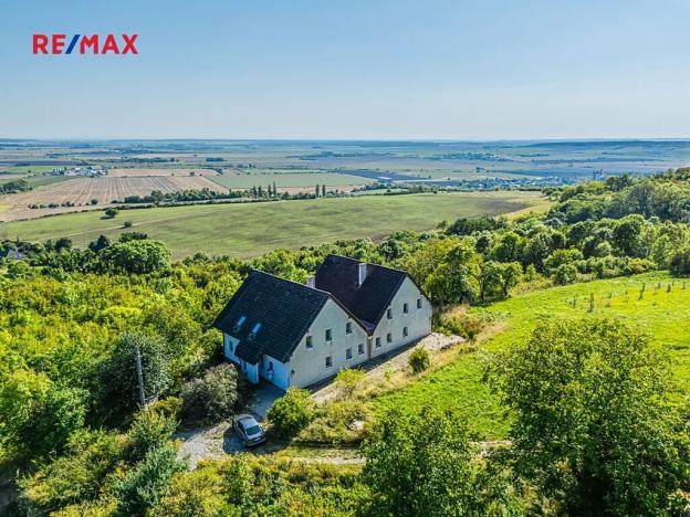 Prodej rodinného domu, Vinařice, 382 m2