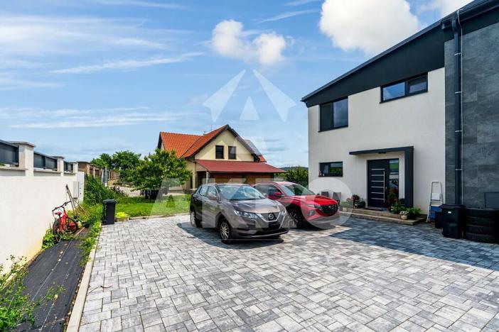 Prodej bytu 4+kk, Okrouhlo, 152 m2