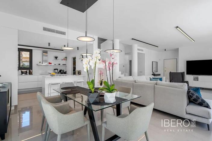 Prodej rodinného domu, Guardamar del Segura, Španělsko, 194 m2