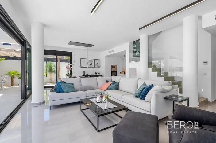 Prodej rodinného domu, Guardamar del Segura, Španělsko, 194 m2