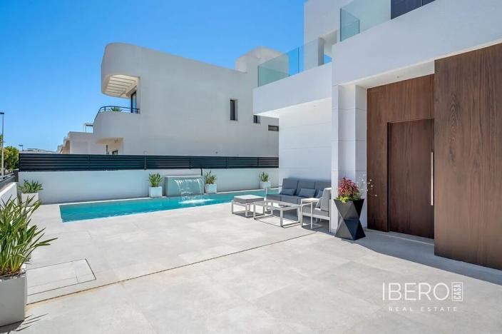 Prodej rodinného domu, Guardamar del Segura, Španělsko, 194 m2