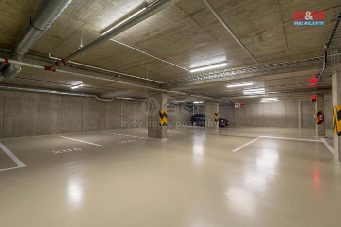 Pronájem garážového stání, Praha - Hostavice, 13 m2