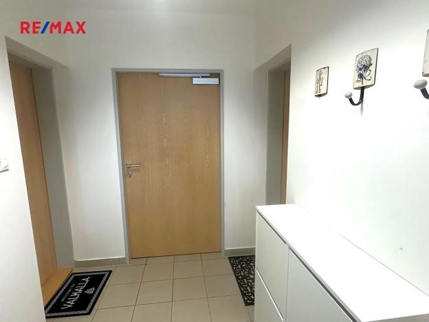 Pronájem bytu 3+kk, Klecany, V Honech, 58 m2